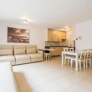 https://spacious-apartment-ground-floor-near-ostend-beach.hotelsghent.com