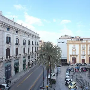 https://palazzo-moncada-appartamento-2.sicilyhotelsitaly.net