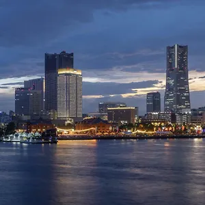 Apa & Yokohama Bay Tower Hotell